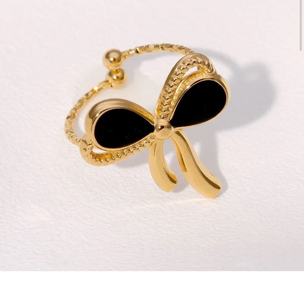 Gorgeous Gold and Black Bow Ring - NWOT